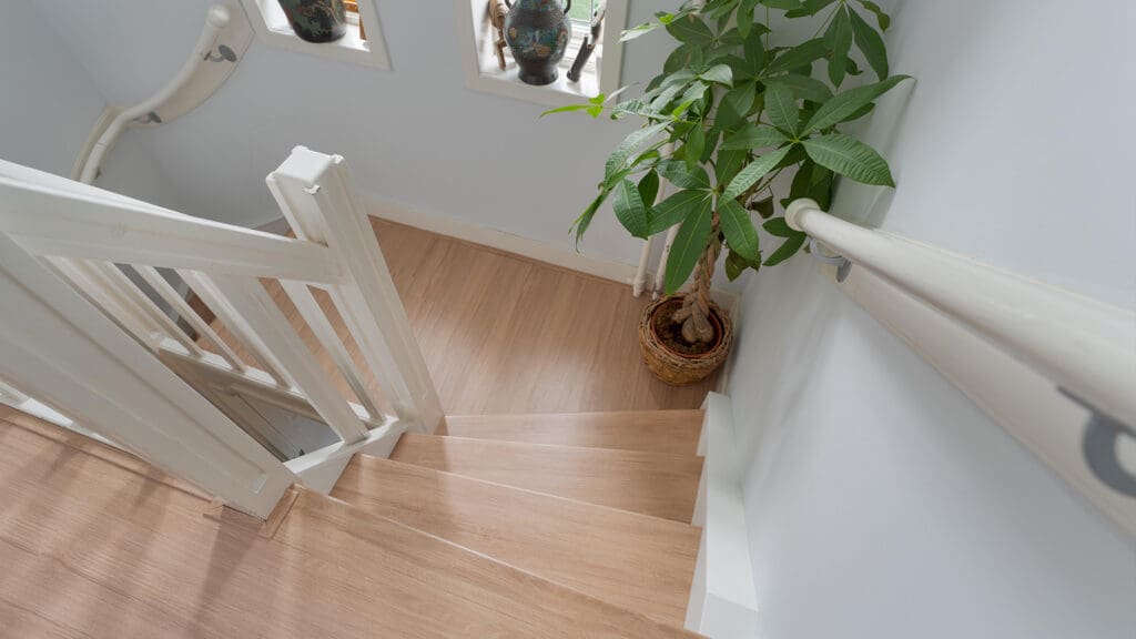 bovenaanzicht op de gerenoveerde trap in arnhem met decor amalfi