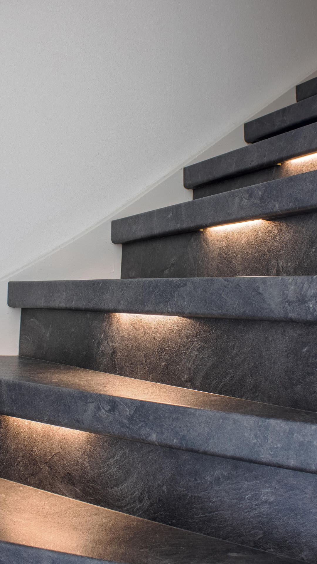 dichte-traprenovatie-verlichting-mustang-ingezoomd
